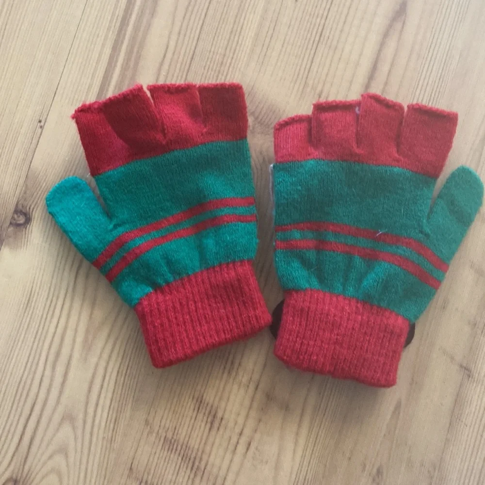 Mittens small boys reindeer, NWOT